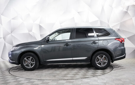 Mitsubishi Outlander III рестайлинг 3, 2020 год, 2 350 000 рублей, 2 фотография