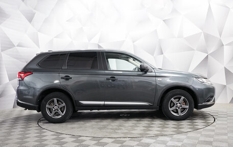 Mitsubishi Outlander III рестайлинг 3, 2020 год, 2 350 000 рублей, 6 фотография