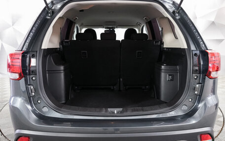 Mitsubishi Outlander III рестайлинг 3, 2020 год, 2 350 000 рублей, 19 фотография