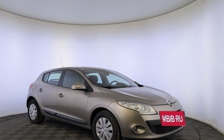 Renault Logan II, 2021 год, 1 150 000 рублей, 3 фотография