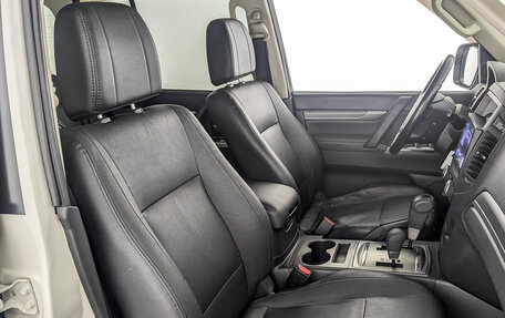 Mitsubishi Pajero IV, 2014 год, 2 950 000 рублей, 24 фотография