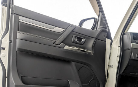 Mitsubishi Pajero IV, 2014 год, 2 950 000 рублей, 19 фотография