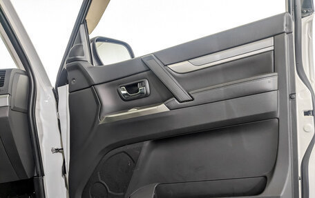 Mitsubishi Pajero IV, 2014 год, 2 950 000 рублей, 25 фотография