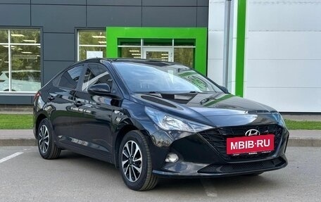 Hyundai Solaris II рестайлинг, 2021 год, 1 699 000 рублей, 3 фотография