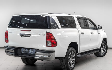 Toyota Hilux VIII, 2017 год, 2 859 000 рублей, 5 фотография
