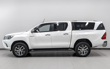 Toyota Hilux VIII, 2017 год, 2 859 000 рублей, 8 фотография