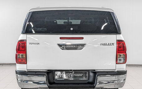 Toyota Hilux VIII, 2017 год, 2 859 000 рублей, 6 фотография