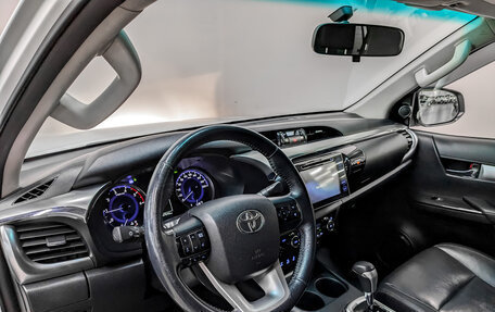 Toyota Hilux VIII, 2017 год, 2 859 000 рублей, 16 фотография