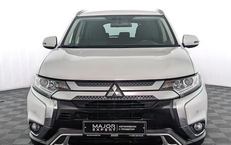 Mitsubishi Outlander III рестайлинг 3, 2020 год, 2 225 000 рублей, 2 фотография