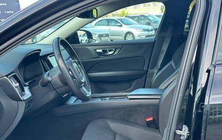Volvo V60 Cross Country II, 2019 год, 3 600 000 рублей, 7 фотография