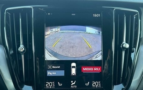 Volvo V60 Cross Country II, 2019 год, 3 600 000 рублей, 15 фотография