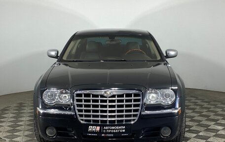 Chrysler 300C II, 2005 год, 749 000 рублей, 2 фотография