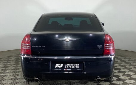 Chrysler 300C II, 2005 год, 749 000 рублей, 6 фотография