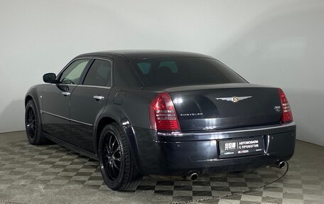 Chrysler 300C II, 2005 год, 749 000 рублей, 7 фотография