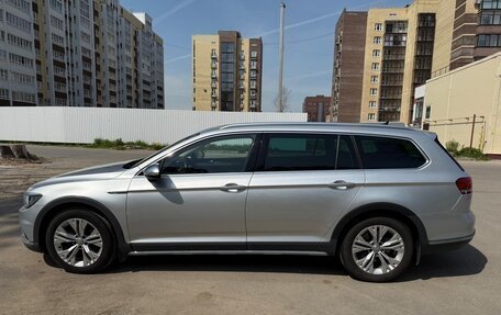 Volkswagen Passat B8 рестайлинг, 2018 год, 2 300 000 рублей, 9 фотография