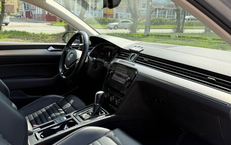 Volkswagen Passat B8 рестайлинг, 2018 год, 2 300 000 рублей, 22 фотография