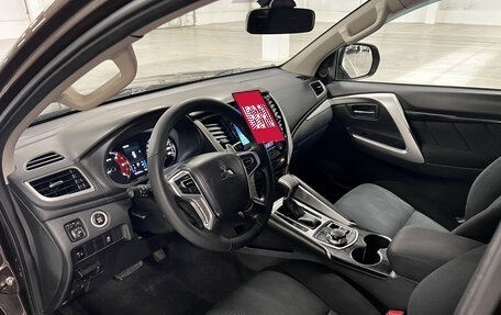Mitsubishi Pajero Sport III рестайлинг, 2018 год, 2 699 950 рублей, 19 фотография