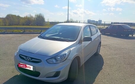 Hyundai Solaris II рестайлинг, 2013 год, 700 000 рублей, 5 фотография