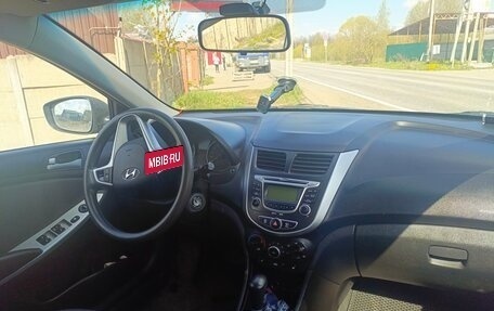 Hyundai Solaris II рестайлинг, 2013 год, 700 000 рублей, 7 фотография