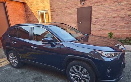 Toyota RAV4, 2019 год, 3 100 000 рублей, 3 фотография