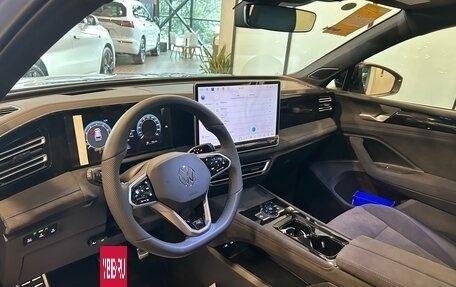 Volkswagen Tiguan, 2024 год, 5 600 000 рублей, 13 фотография