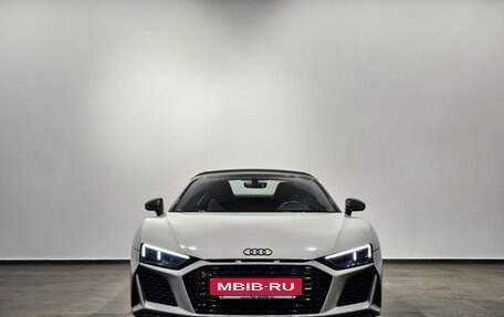 Audi R8, 2022 год, 16 000 000 рублей, 2 фотография