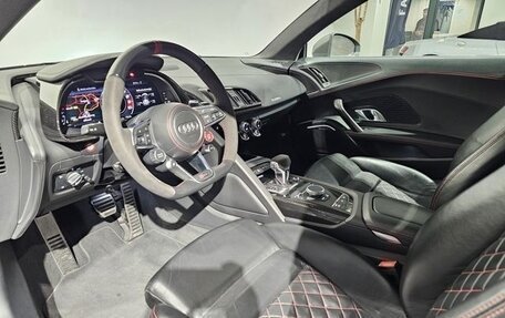 Audi R8, 2022 год, 16 000 000 рублей, 10 фотография