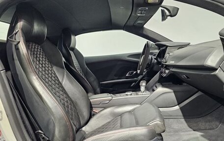 Audi R8, 2022 год, 16 000 000 рублей, 13 фотография