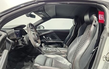 Audi R8, 2022 год, 16 000 000 рублей, 9 фотография