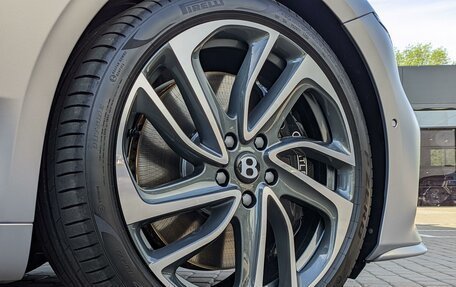 Bentley Continental GT, 2024 год, 63 000 000 рублей, 11 фотография