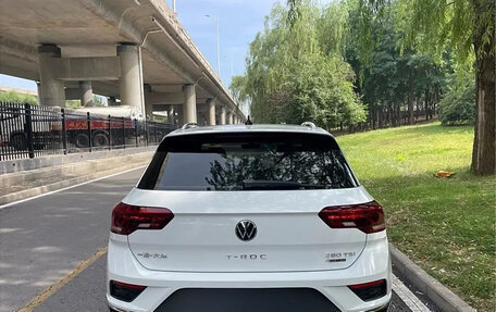 Volkswagen T-Roc I, 2021 год, 1 300 000 рублей, 3 фотография