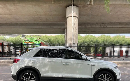 Volkswagen T-Roc I, 2021 год, 1 300 000 рублей, 6 фотография
