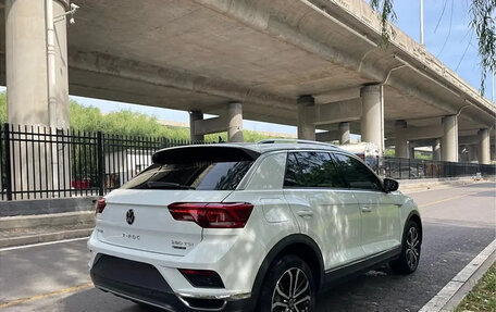 Volkswagen T-Roc I, 2021 год, 1 300 000 рублей, 4 фотография