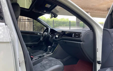 Volkswagen T-Roc I, 2021 год, 1 300 000 рублей, 12 фотография