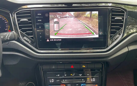 Volkswagen T-Roc I, 2021 год, 1 300 000 рублей, 15 фотография