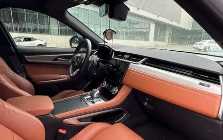 Jaguar F-Pace, 2021 год, 4 000 000 рублей, 13 фотография