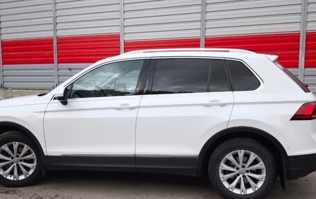 Volkswagen Tiguan II, 2017 год, 1 990 000 рублей, 6 фотография