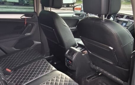 Volkswagen Tiguan II, 2017 год, 1 990 000 рублей, 3 фотография