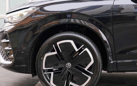 Volkswagen Tiguan, 2024 год, 4 900 000 рублей, 12 фотография