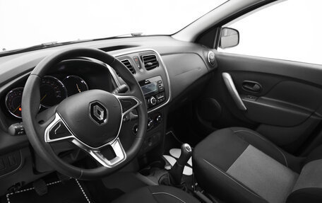 Renault Logan II, 2019 год, 940 000 рублей, 9 фотография