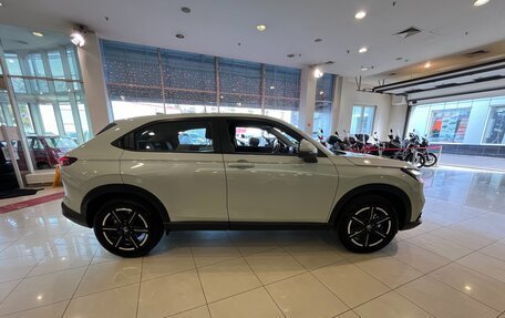 Honda Vezel, 2024 год, 4 690 000 рублей, 4 фотография