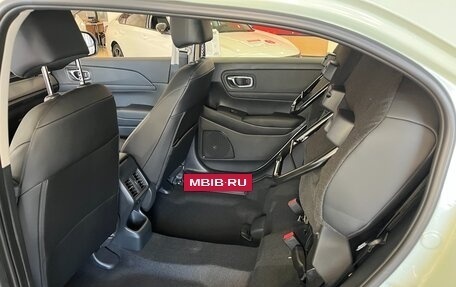 Honda Vezel, 2024 год, 4 690 000 рублей, 13 фотография