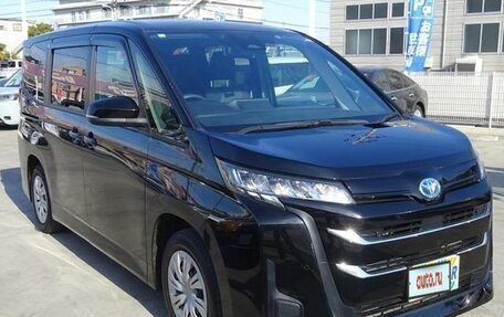 Toyota Noah, 2023 год, 3 530 000 рублей, 3 фотография