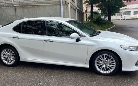 Toyota Camry, 2020 год, 3 350 000 рублей, 4 фотография