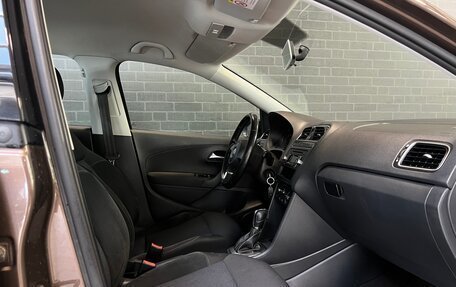 Volkswagen Polo VI (EU Market), 2011 год, 750 000 рублей, 10 фотография