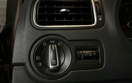 Volkswagen Polo VI (EU Market), 2011 год, 750 000 рублей, 17 фотография