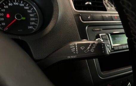 Volkswagen Polo VI (EU Market), 2011 год, 750 000 рублей, 18 фотография