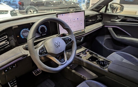 Volkswagen Tiguan, 2024 год, 5 540 000 рублей, 9 фотография
