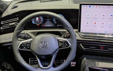 Volkswagen Tiguan, 2024 год, 5 540 000 рублей, 26 фотография