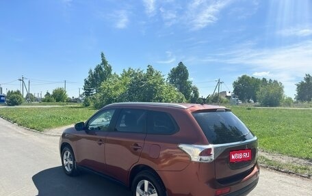 Mitsubishi Outlander III рестайлинг 3, 2013 год, 1 175 000 рублей, 6 фотография